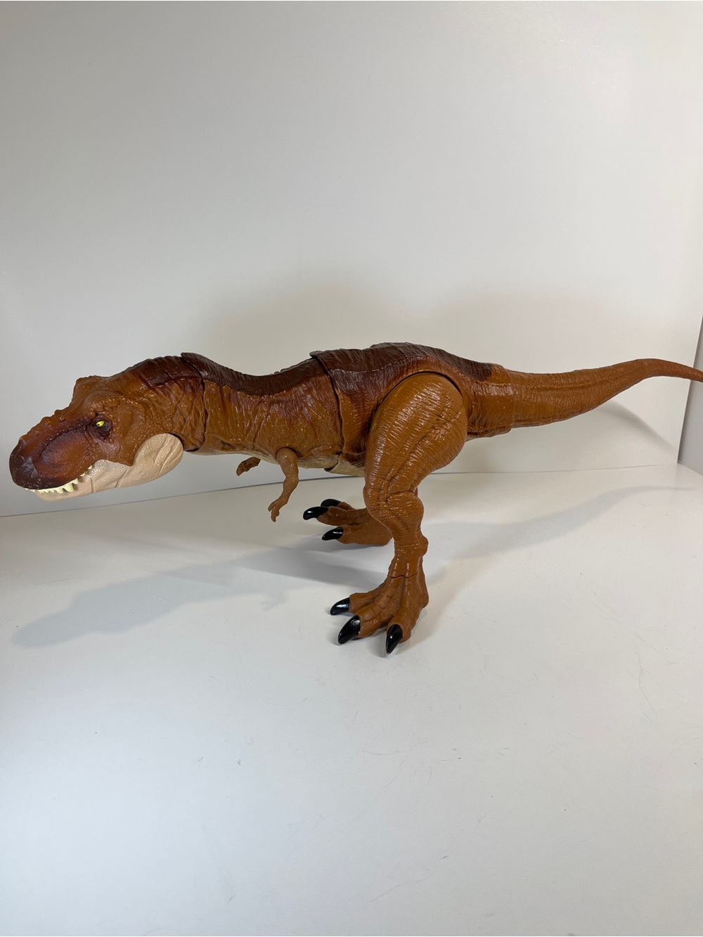 Jurassic World Thrash 'n Throw Tyrannosaurus Rex T-Rex Action Figure Toy Works